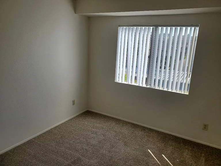 2208 Kings View Cir — Photo 10