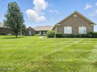 1001 Deer Fields Trce, La Grange, KY