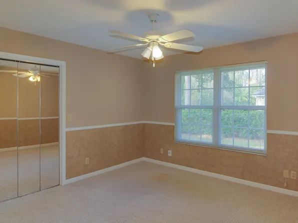 8140 Hollyridge Rd, Jacksonville, FL 32256