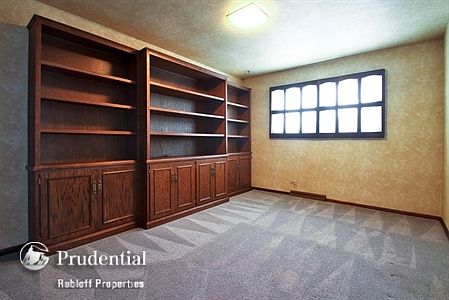 5th image of 2777 Karen Ln