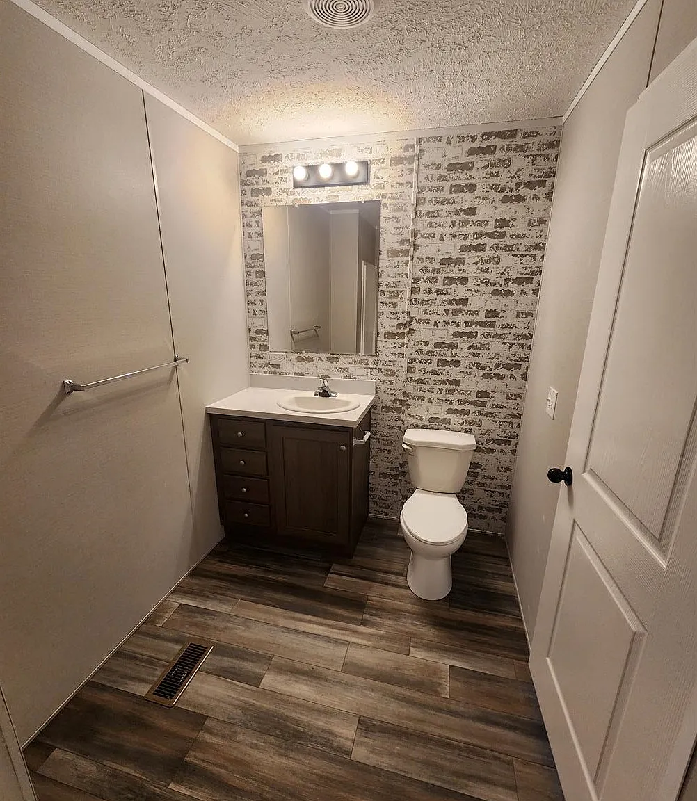 2 bed, $875 — Photo 2