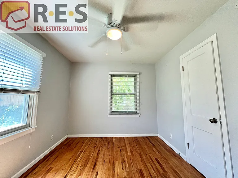 2216 Elmira St — Photo 7