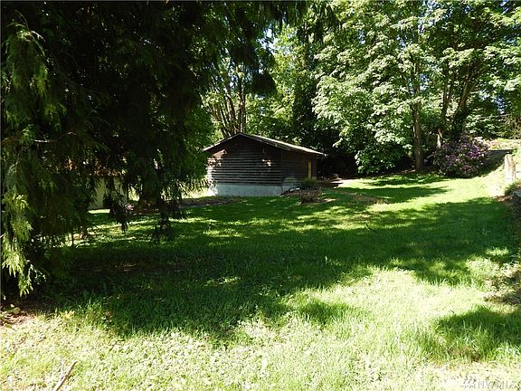 3rd image of 20424 Des Memorial Dr