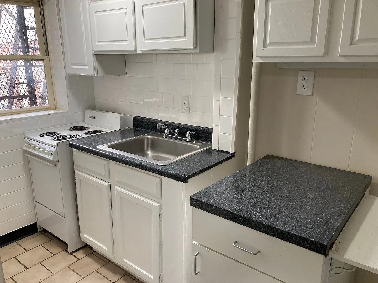121 West Saratoga Street — Photo 4