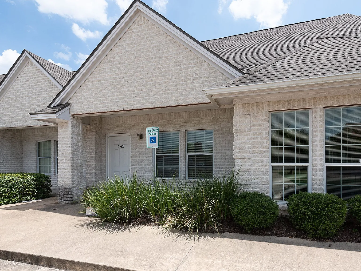 Richmond Ridge Townhomes — Photo 3