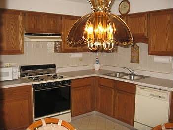 4th image of 6460 W Belle Plaine Ave APT 203