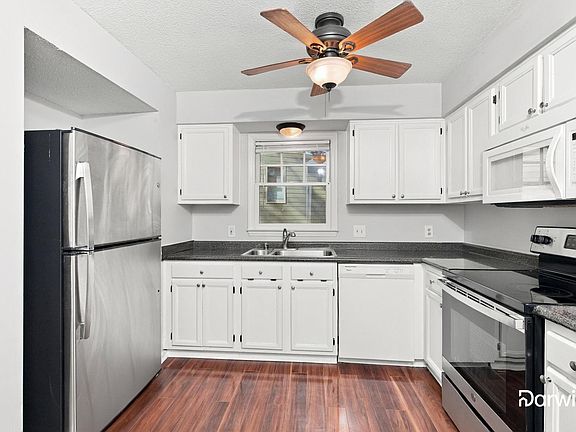 3rd image of 4513 Aviemore Cres