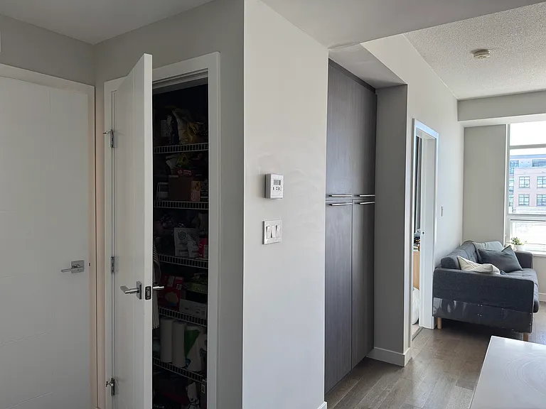 5033 Cambie St #216 — Photo 12