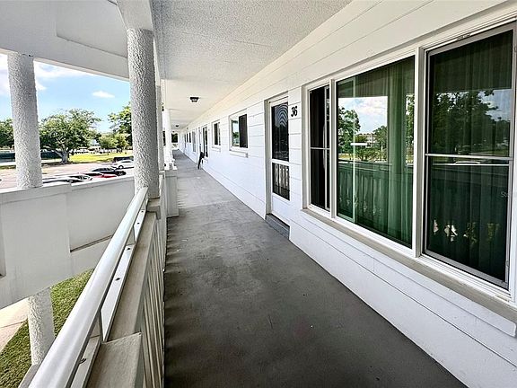 4th image of 2428 Columbia Dr APT 36