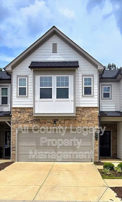 3 bed, 2.5 bath, 1727 sqft, $2,250 — Photo 1