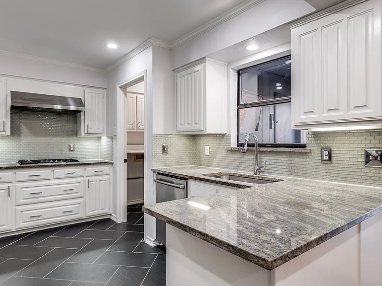 6611 Mimms Dr — Photo 14
