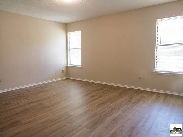 1706 Wickfield Way — Photo 9
