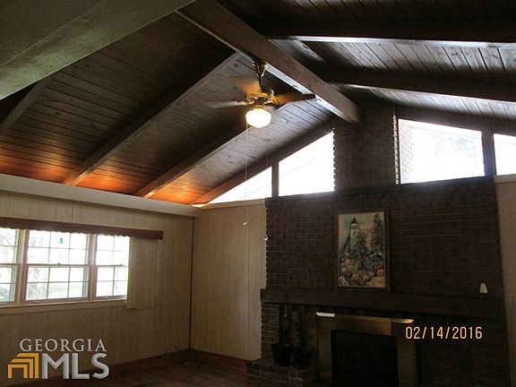 5th image of 732 Barnesdale Dr