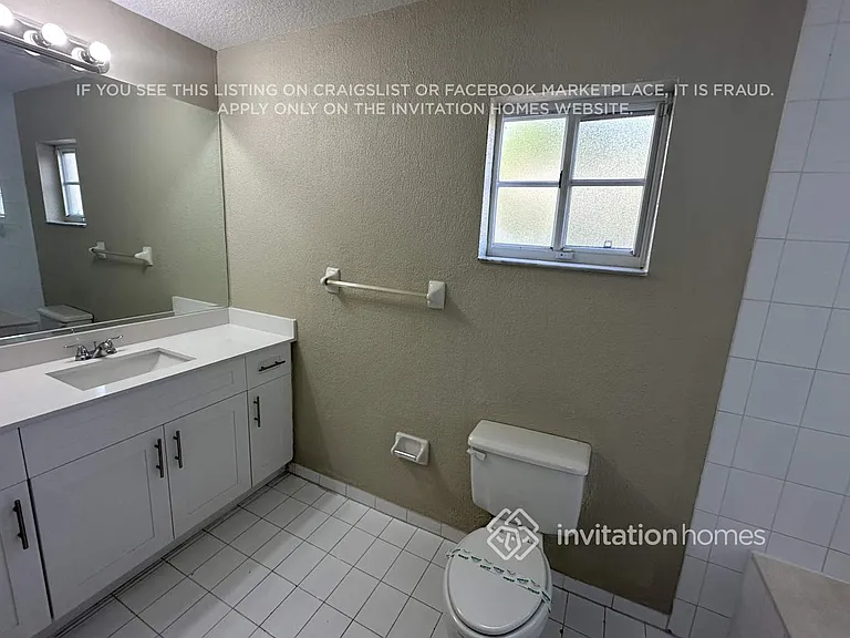 8301 NW 194th Ter — Photo 16