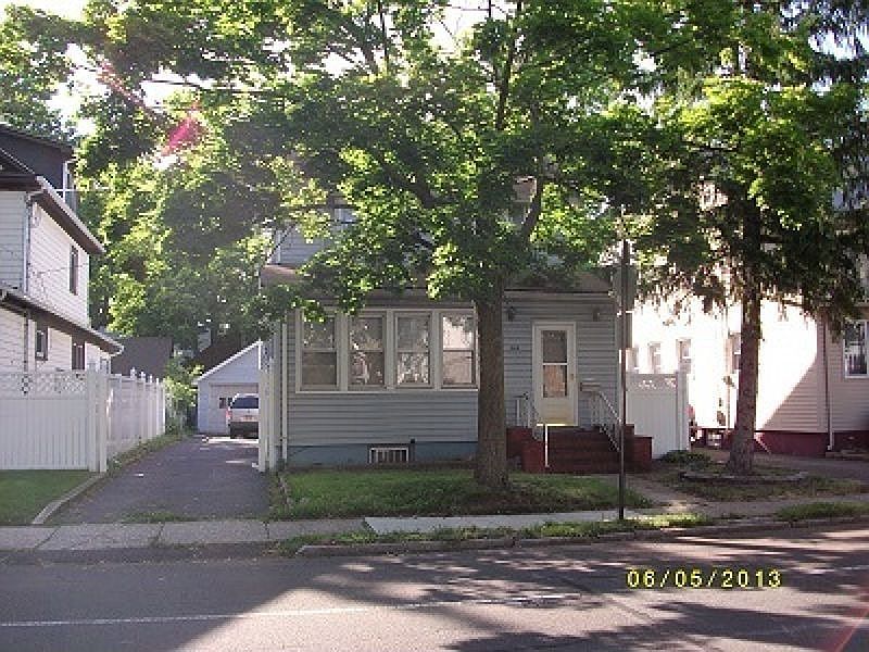 1st image of 505 E Lincoln Ave