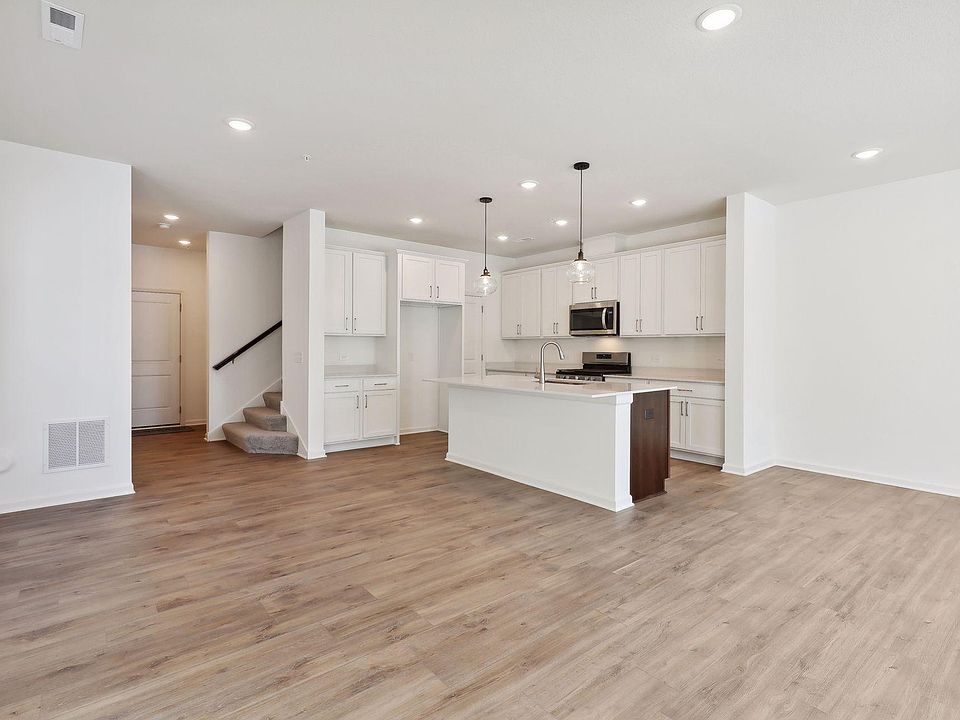 1st image of 14666 Twin Lakes Cir