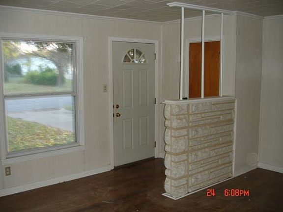 Front Entry w/ Hardwood