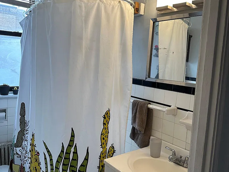 251 S Saint Clair St #5 — Photo 6
