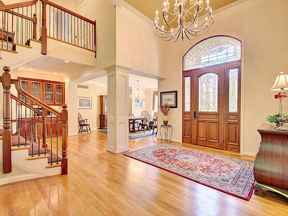 3rd image of 633 Rivershore Dr