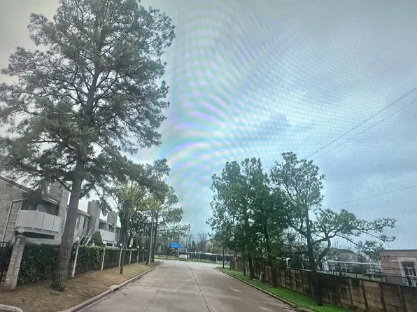 10725 Braes Bend Dr, Houston, TX 77071