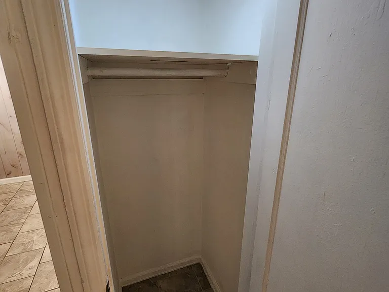 122 Moffatt Ave — Photo 6