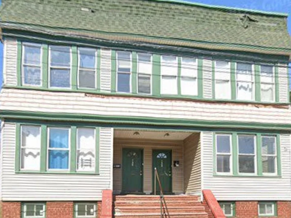 133-135 Schuyler Ave #1