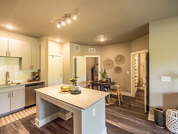 4th image of 515 Dunlop Blvd #3402