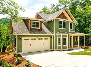 8 Old Bridge Cir, Fairview, NC 28730