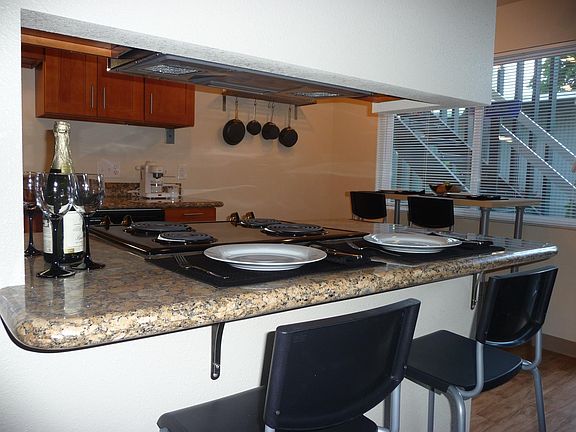 5th image of 805 N J St APT 12