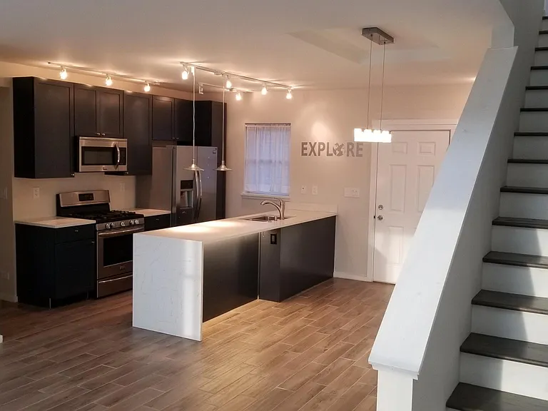 825 S Campbell Ave #3 — Photo 2