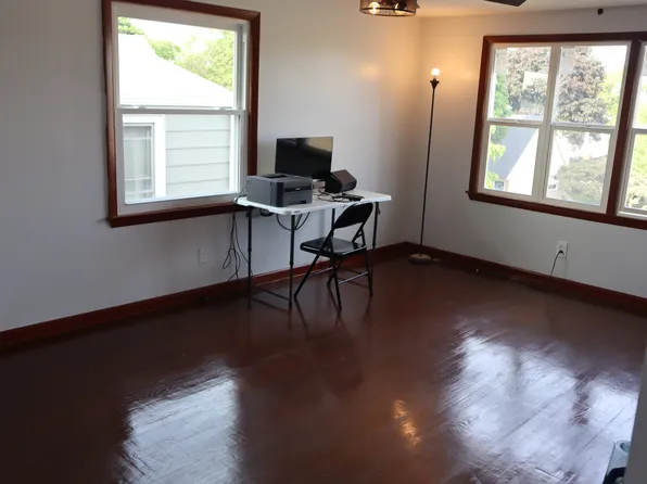 305 S 74th St Floor 2, Milwaukee, WI 53214