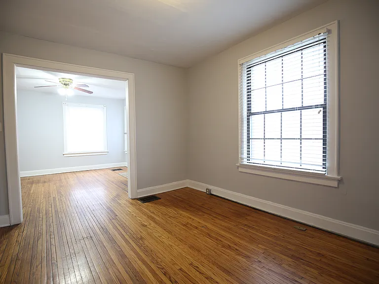 2540 Neil Ave — Photo 2