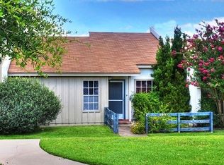 1950 Leslie Dr APT C, Kerrville, TX 78028