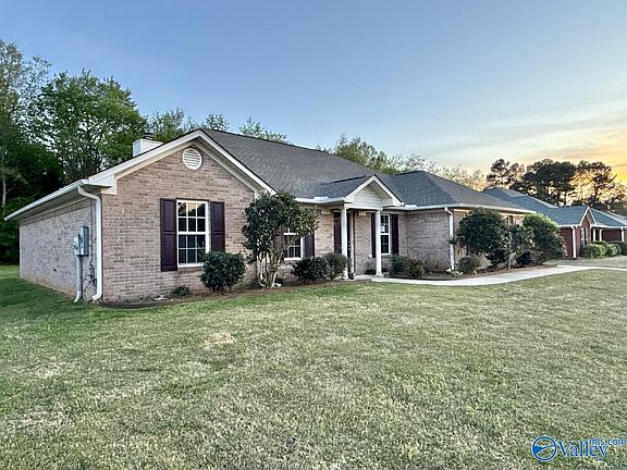 4th image of 130 Willowvalley Dr