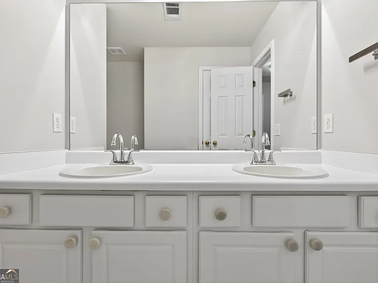 28 Stonehenge Ct — Photo 33