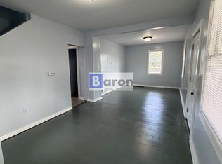 2513 Lawton St, South Bend, IN 46628