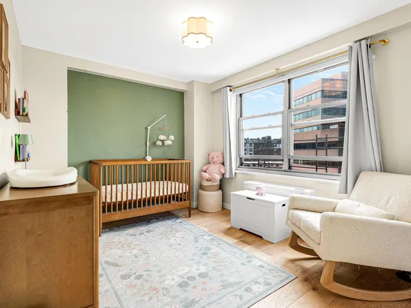 70-25 Yellowstone Boulevard image 9 of 34