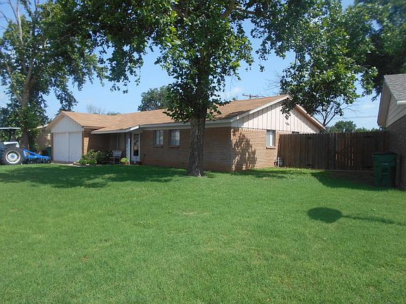 3rd image of 2609 Crescent Dr