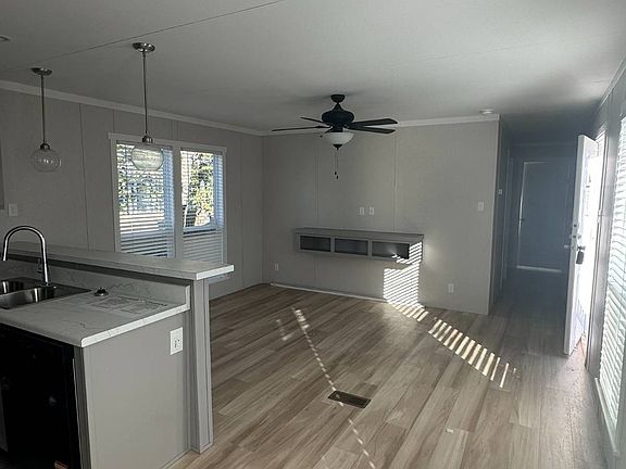 5th image of 1901 Cedar St