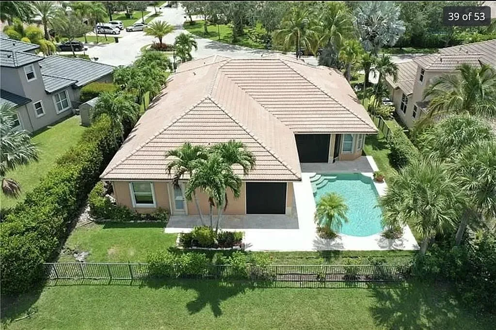 5 bed, 3067 sqft, $7,000 — Photo 2