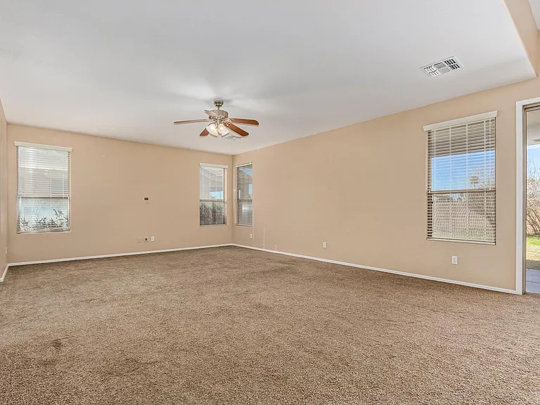 504 N Swallow Ln — Photo 45