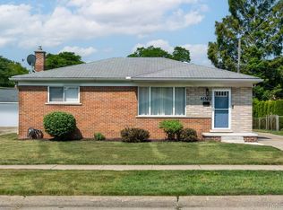 26731 Kelsey Dr, Warren, MI 48091