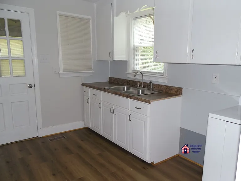 1007 Evergreen Ave #B — Photo 3