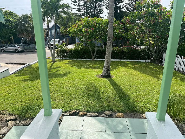 909 N B St — Photo 3