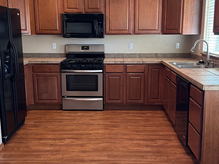 3080 Viero Dr — Photo 10