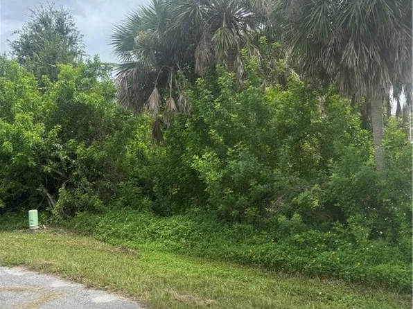 111 Bebb Ct, Rotonda West, FL 33947