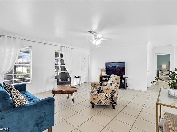 5th image of 1103 NE Van Loon Ln