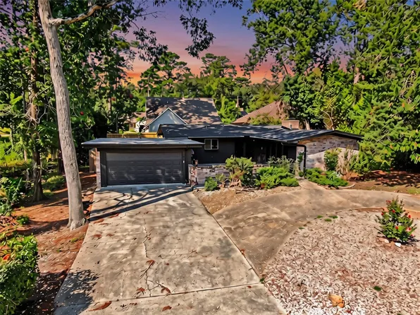 8 Hanover Ln, Conroe, TX 77304