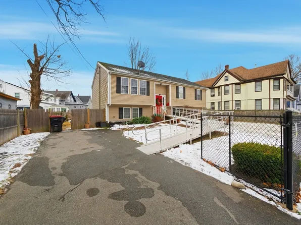 41 Riverview St, Brockton, MA 02301