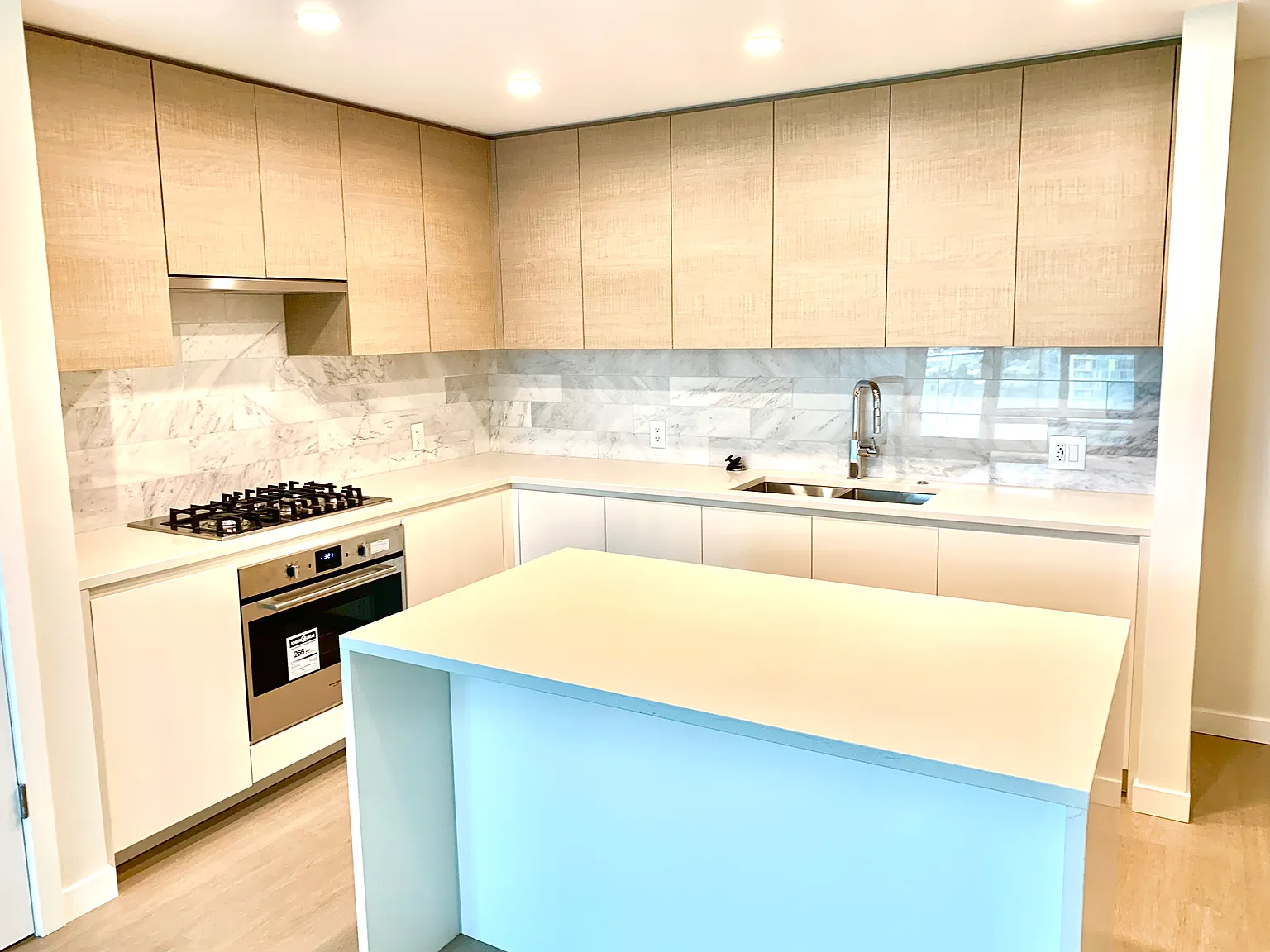 2 bed, 1160 sqft, $3,500 — Photo 3